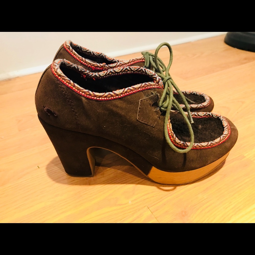 Brown shoes with fun pattern